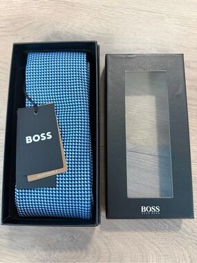 BOSS Blue Woven Pattern Tie, Brand New w/tag, Great for gift